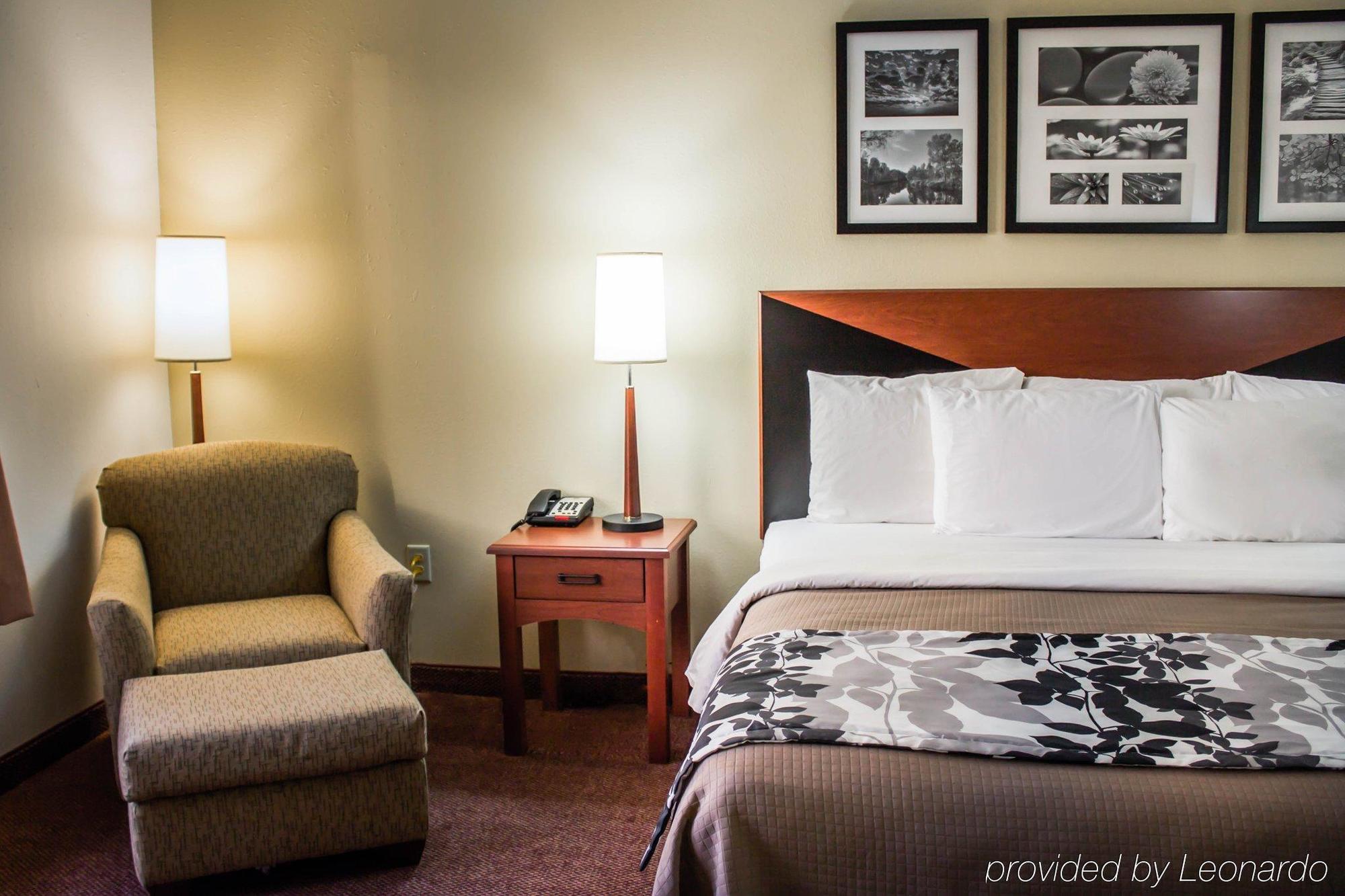 Quality Inn & Suites Chambersburg Exterior photo